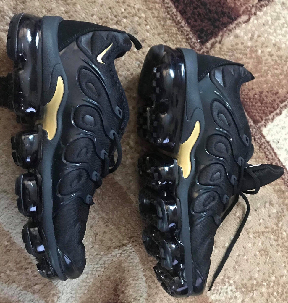 nike vm black and gold